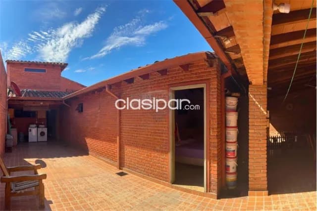 ¡Oportunidad única en el prestigioso barrio de San Jorge, Asunción! Ubicada sobre la call, foto 5