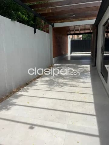 Mburucuyá: Residencia a estrenar, 600 m2, 4 dormitorios, escritorio, jardín, piscina — foto 3