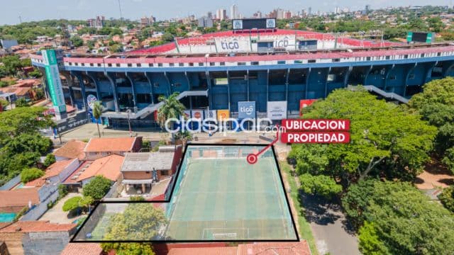 propiedad de 1.180 m2 en Sajonia, en frente al Defensores