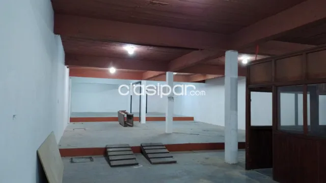 Recoleta, chof. Del chaco: 380 m2 + oficina, pisos de hormigon, 5.500.000 gs, foto 4