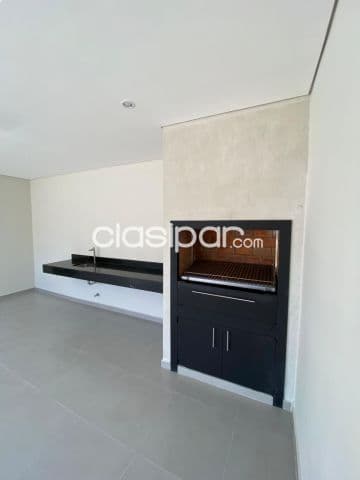 Casa en alquiler en barrio Mburucuja