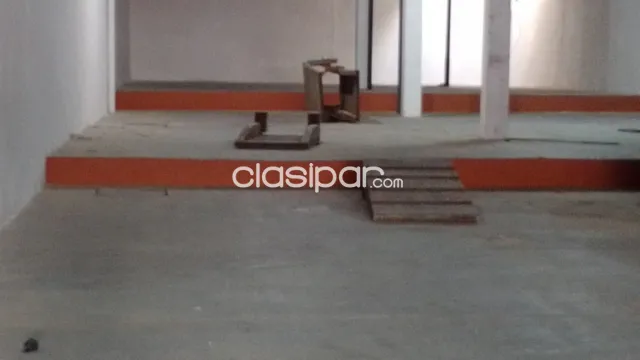 Recoleta, chof. Del chaco: 380 m2 + oficina, pisos de hormigon, 5.500.000 gs — foto 3