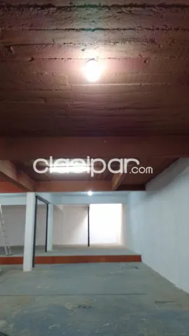 Recoleta, chof. Del chaco: 380 m2 + oficina, pisos de hormigon, 5.500.000 gs — foto 5