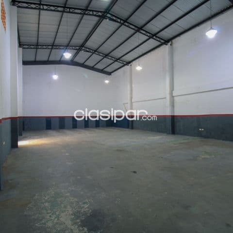 San Lorenzo, laguna grande: 400 m2, 2 depósitos juntos, altura reglamentario + oficinas