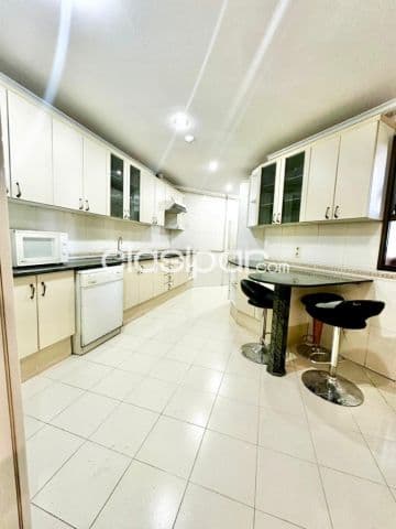En Alquiler Departamento de 3 Habitaciones y Área de Servicio - Las Mercedes A392