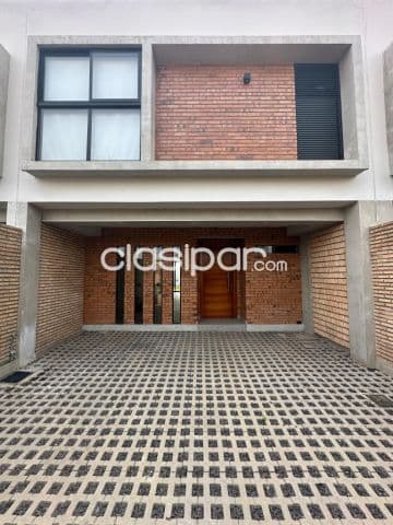 Duplex en Luque Zona Rakiura