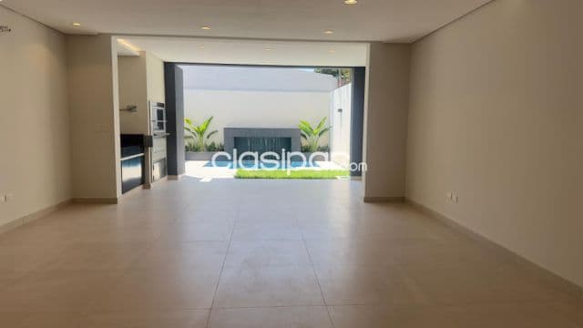 Duplex de lujo a una cuadra av. Stma. Trinidad de 3 dormit. En suites con piscina