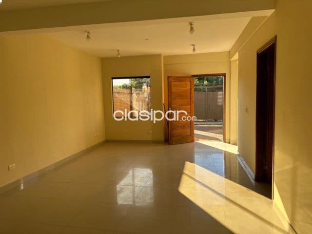 En venta hermoso duplex en Luque