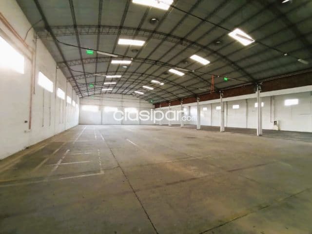 Villa Elisa: 2.000 m2 depósito + oficinas + estacionamiento cerrado + sist. Incendio