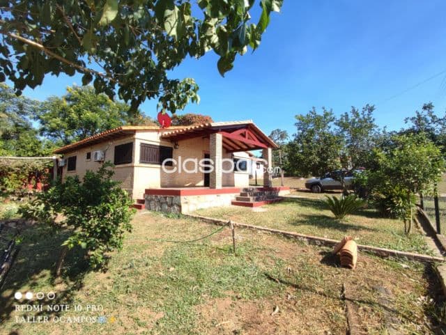 hermosa Casa quinta de 2 dormitorios en Altos COD V0315
