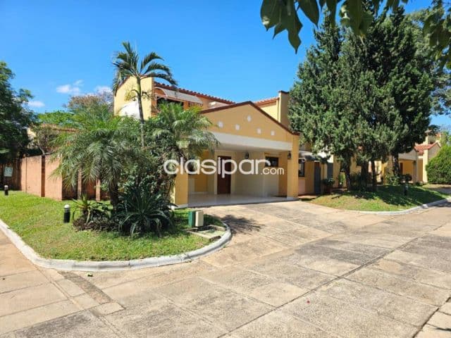 Casa a estrenar en condominio boulevard Luque