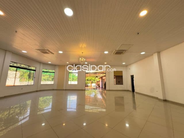 Salon de eventos y complejo deportivo en Villa Elisa