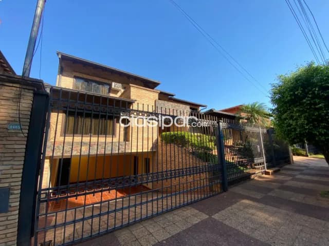 Hermosa residencia en barrio mburucuja, foto 3