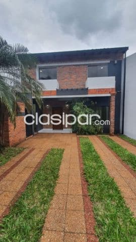 Casa en Luque zona curva romero cod 4926