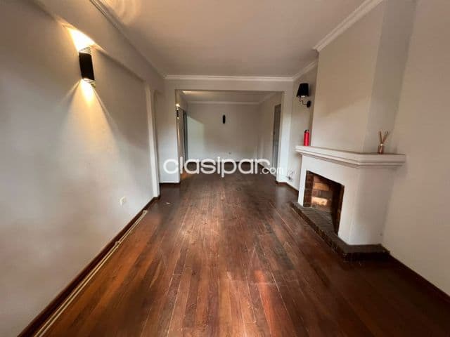 En Venta Departamento de 2 Habitaciones y Área de Servicio - Zona Identificaciones V212