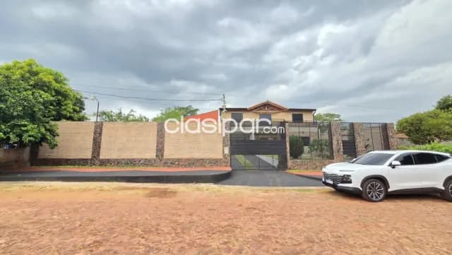 imponente residencia con piscina en Ñemby, limite con Villa Elisa. E2576 — foto 3