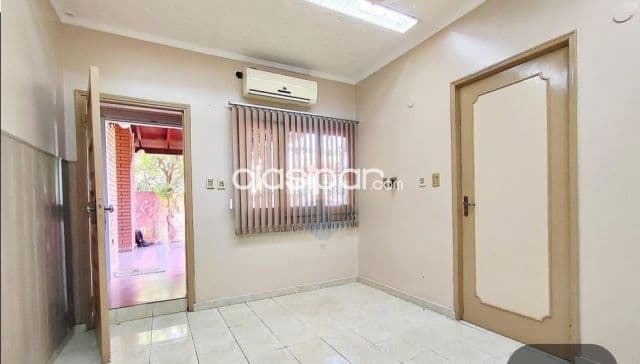 Casa c/consultorio de1 planta s/músicos del chaco a 400 mtrs boggiani- villa aurelia — foto 1