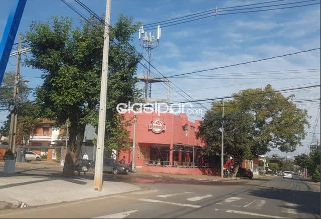 Mburucuyá, s/ julio correa en esquina: 595 m2 ideal p/ gastronómico, showroom, spa, oficin