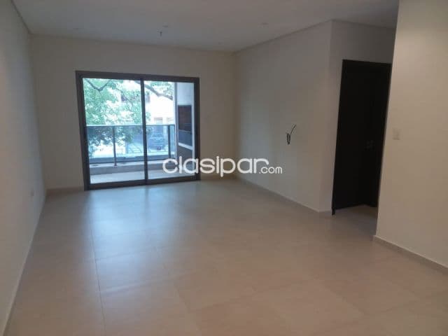 Se Vende Departamento de 2 Dormitorios en Asunción, Sobre Avda Perón