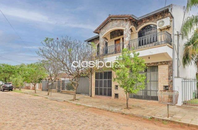En venta casa en Luque cuarto barrio id 32261 — foto 1