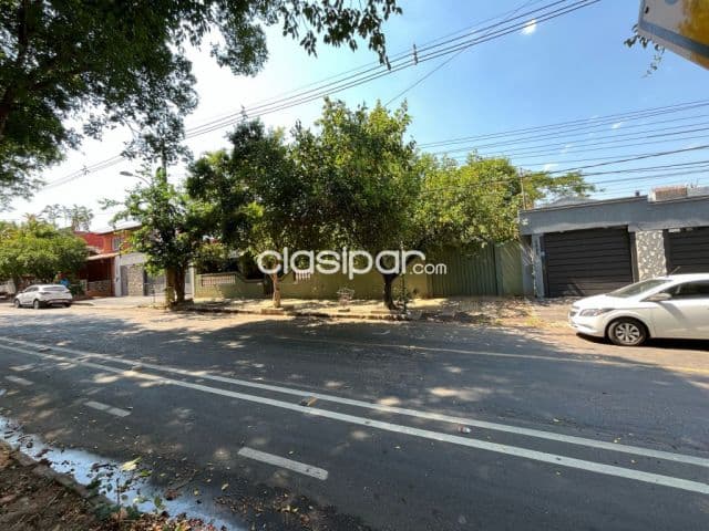 Propiedad en Barrio Recoleta en Venta Terreno de 632 m2 con un frente de 21 metros