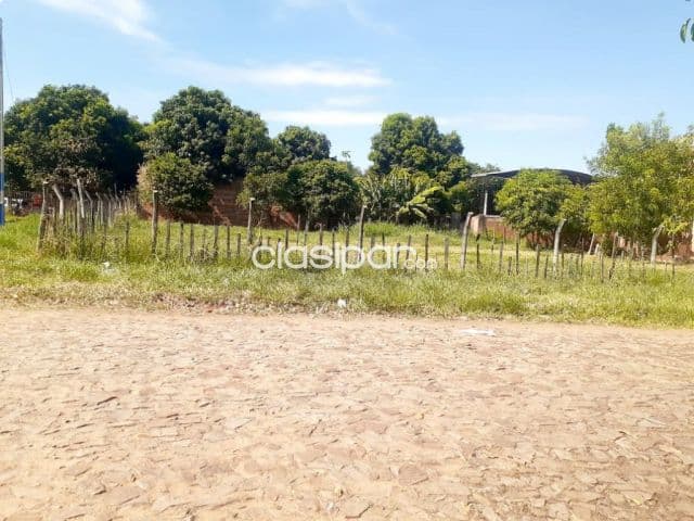 hermoso Terreno en esquina, en el Centro mismo de Luque