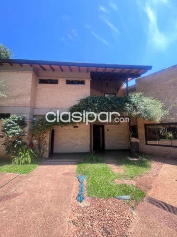 Los laureles: Bella casa en condominio, 3 dormit, ambientes ampios, amenities, seg 24/7