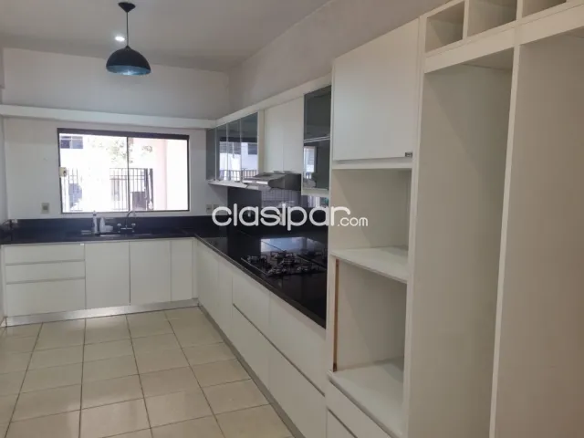 Prox. Ykua sati: Esplendida residencia, 5 suites, amplia recepción, gran jardín, piscina — foto 5