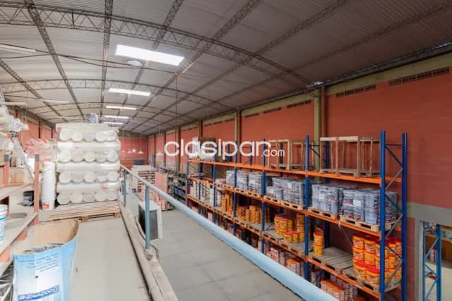 propiedad de 2.456 m2 con DEPOSITOS, SHOWROOM, OFICINAS zona Aviadores y Mdame Lynch — foto 4
