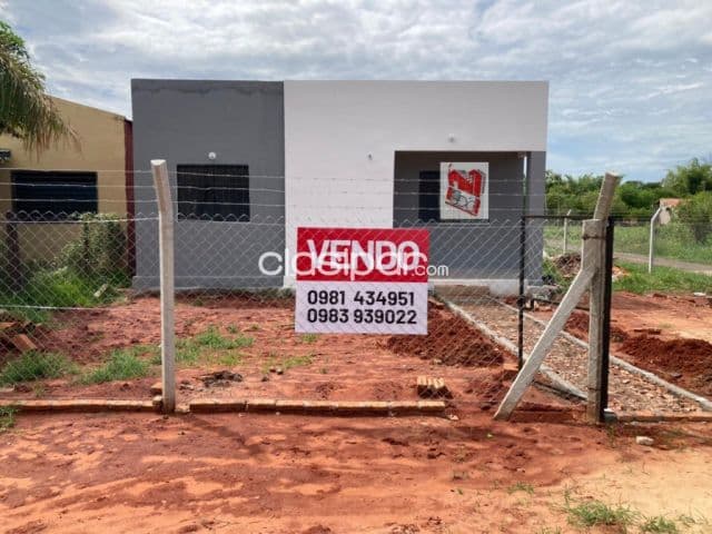 A la venta casa a estrenar en capiata zona parada linea 27