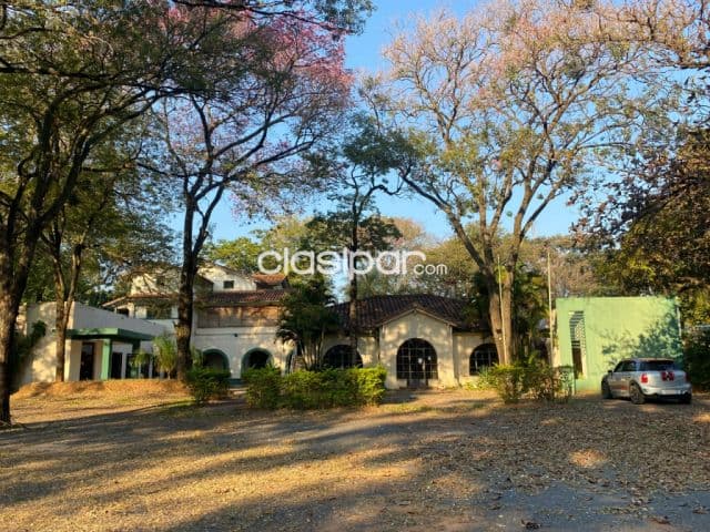 Villa Morra, prox. Col. Americano: 3.800 m2, en esquina ideal p/ empresas, colegios, unive — foto 1