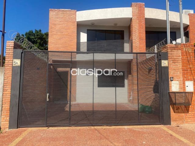 AMPLIO Dúplex en Barrio Villa Aurelia - Asunción