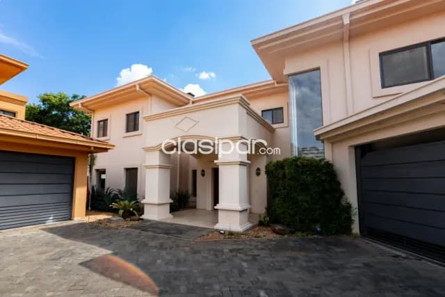 Se alquila amplia casa en condominio en barrio Mburucuya, foto 4