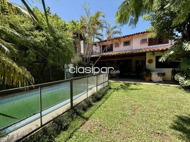 Hermosa residencia en barrio Sajonia