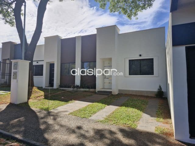 Casa en barrio cerrado a 1 cuadra de acceso sur