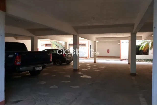 Hermoso y amplio edificio — foto 2