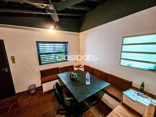 Casa en esquina en el barrio Las Mercedes cod 4993 — foto 3