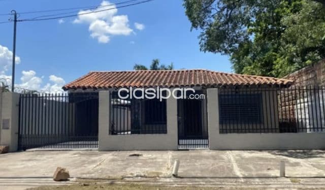 Casa de 4 dormitorios en Mariano Roque Alonso