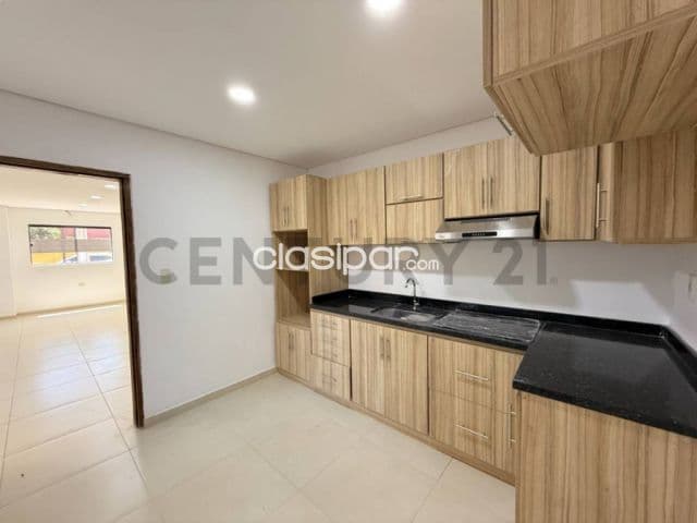 Duplex con tres dormitorios en suite