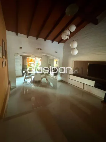 Amplia casa con piscina — foto 2