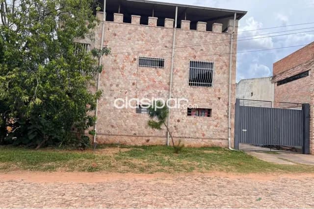 Casa en esquina de 3 pisos en Mariano R.A, foto 2