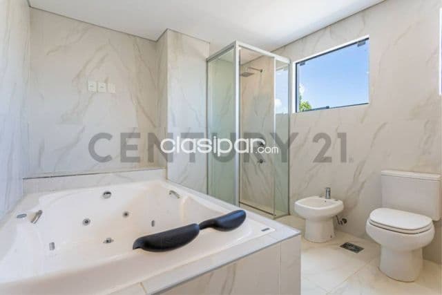 de Casa en Mburucuyá, Asunción