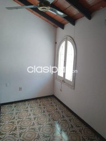 Casa a refaccionar zona peru cod 5040