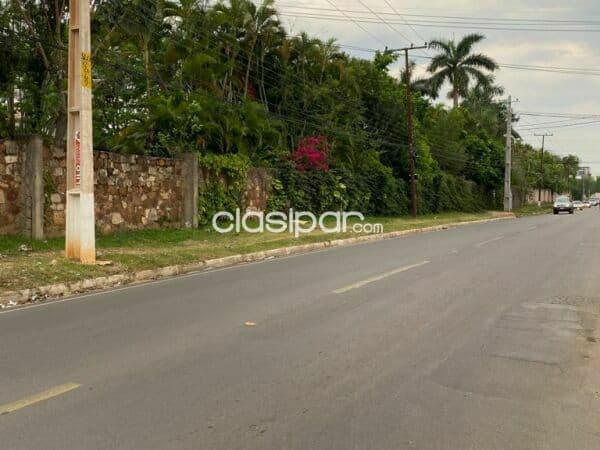 En venta terreno sobre avda. Laguna grande