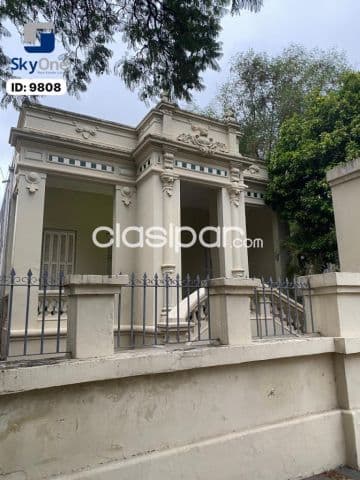 Casa de estilo italianizante sobre mcal lópez