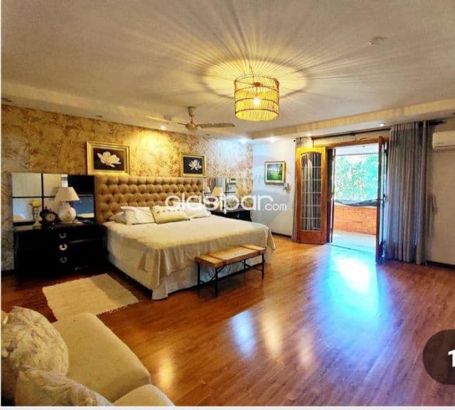 Amplia casa 5 hab.suite y 1 master en terreno 1500 m2 bo.mcal.estigarribia s/campos