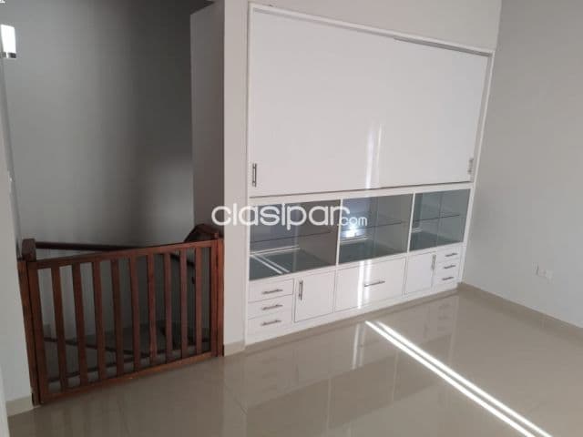 Residencia en Las Lomas asuncion cod 5079