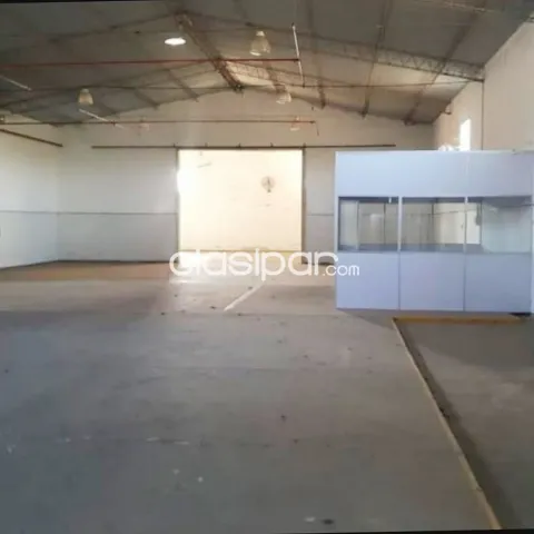 amplio galpón en villeta — foto 3