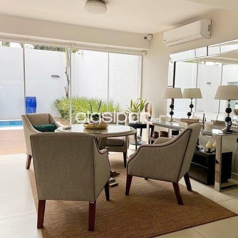 casa de 3 dormitorios en el barrio mariscal López Asunción