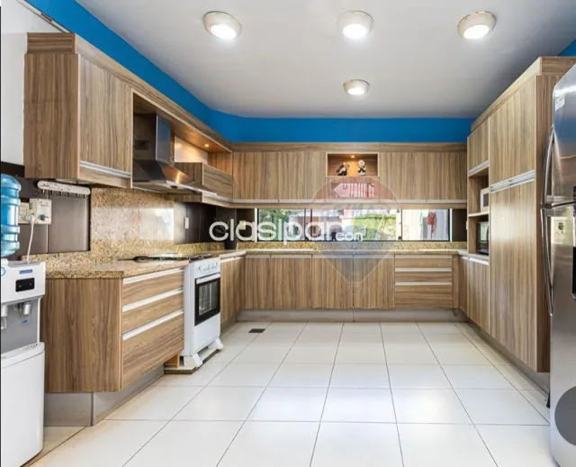Casa 4 hab. C/piscina amplia terreno bo.salvador del mundo -incluye generador, foto 4